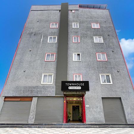 فندق Super Townhouse تيروباتي المظهر الخارجي الصورة