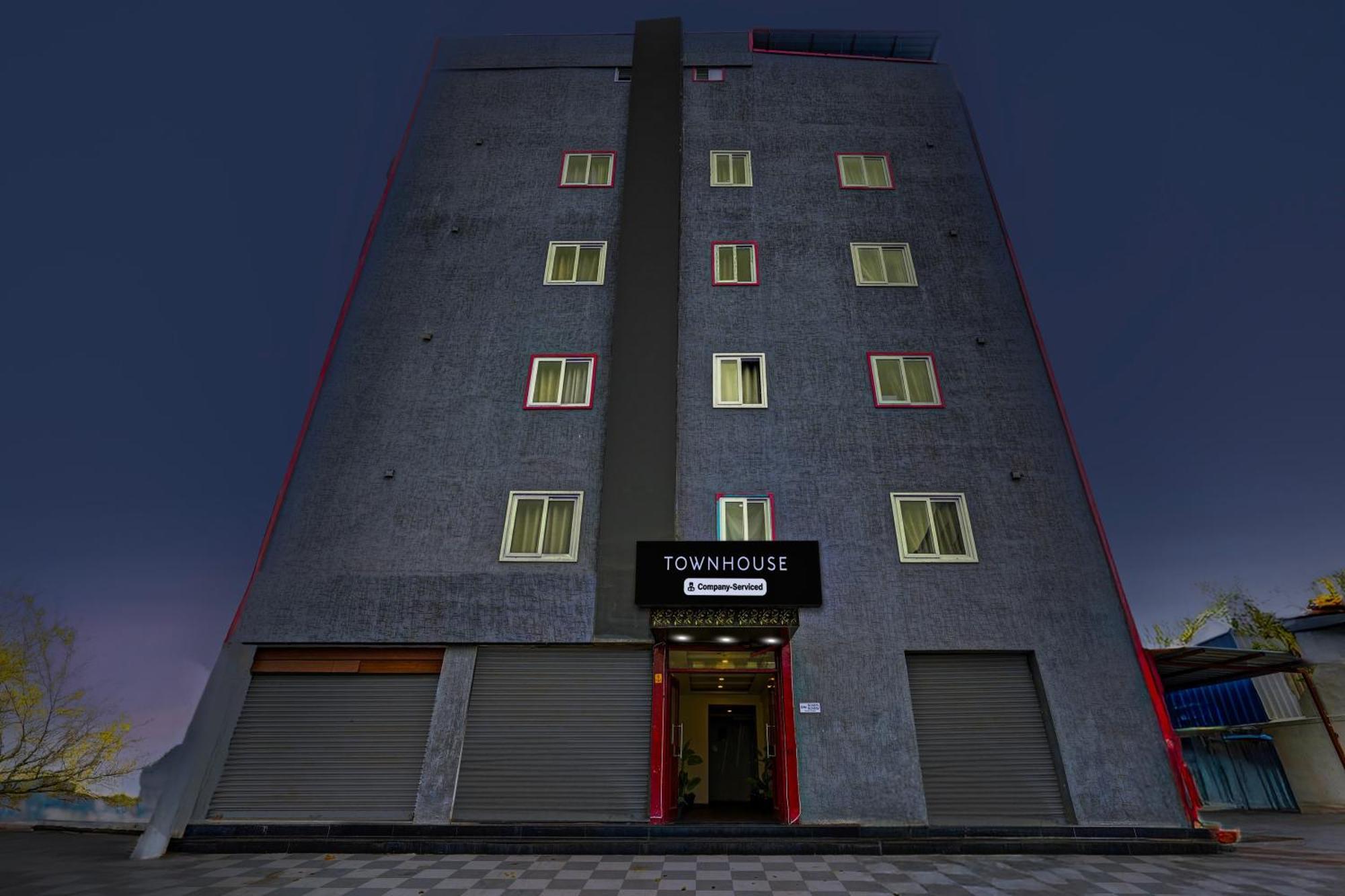 فندق Super Townhouse تيروباتي المظهر الخارجي الصورة