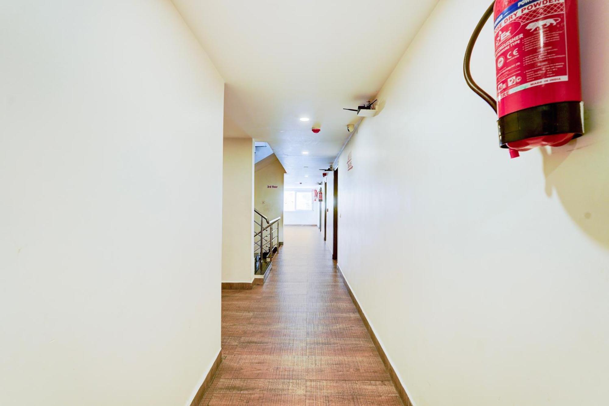 فندق Super Townhouse تيروباتي المظهر الخارجي الصورة