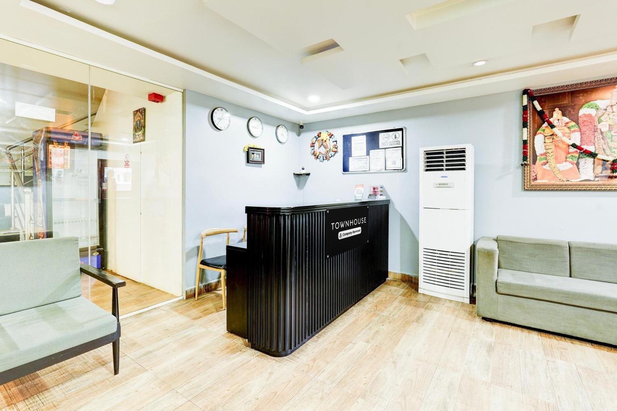 فندق Super Townhouse تيروباتي المظهر الخارجي الصورة
