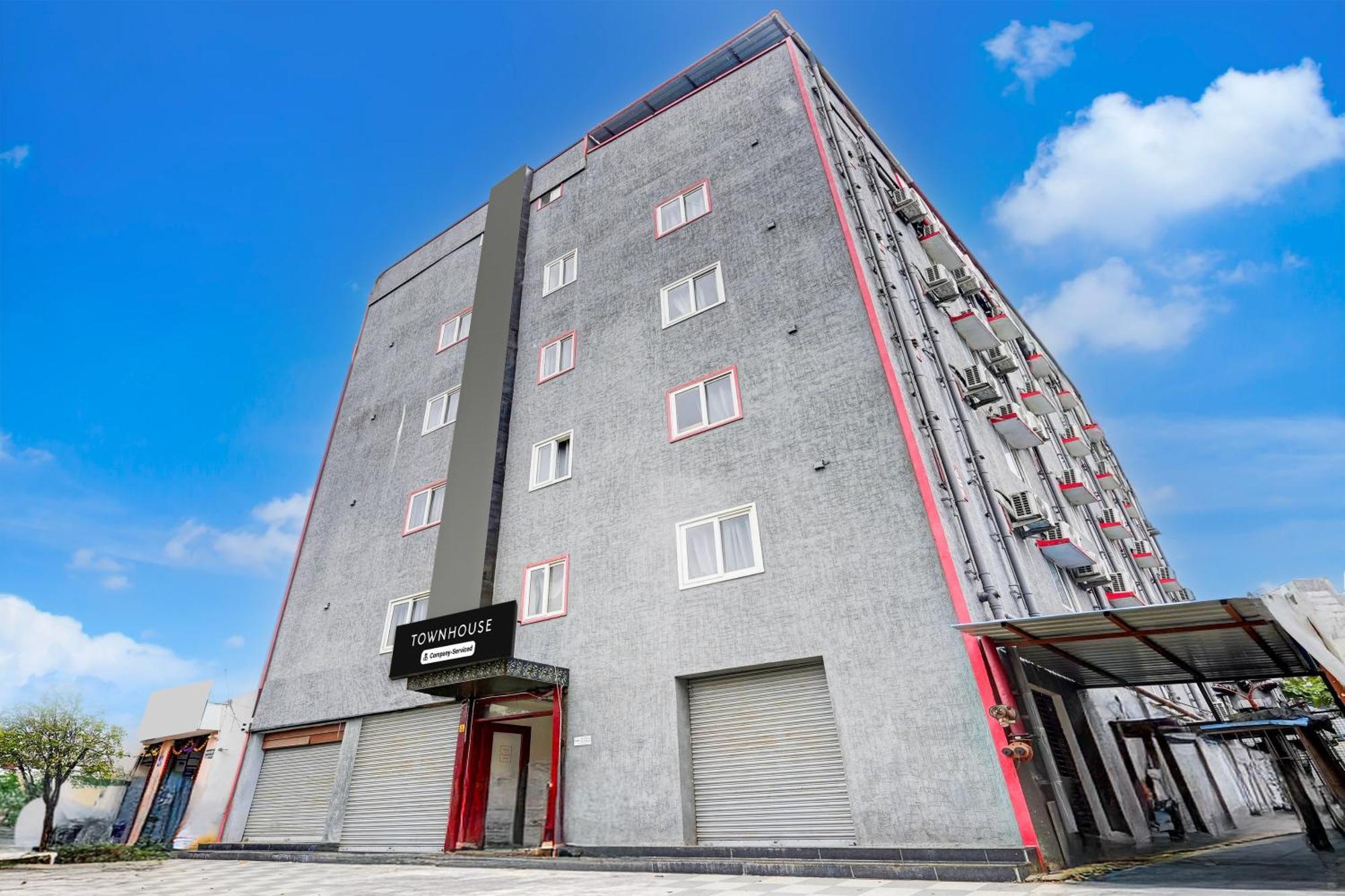 فندق Super Townhouse تيروباتي المظهر الخارجي الصورة