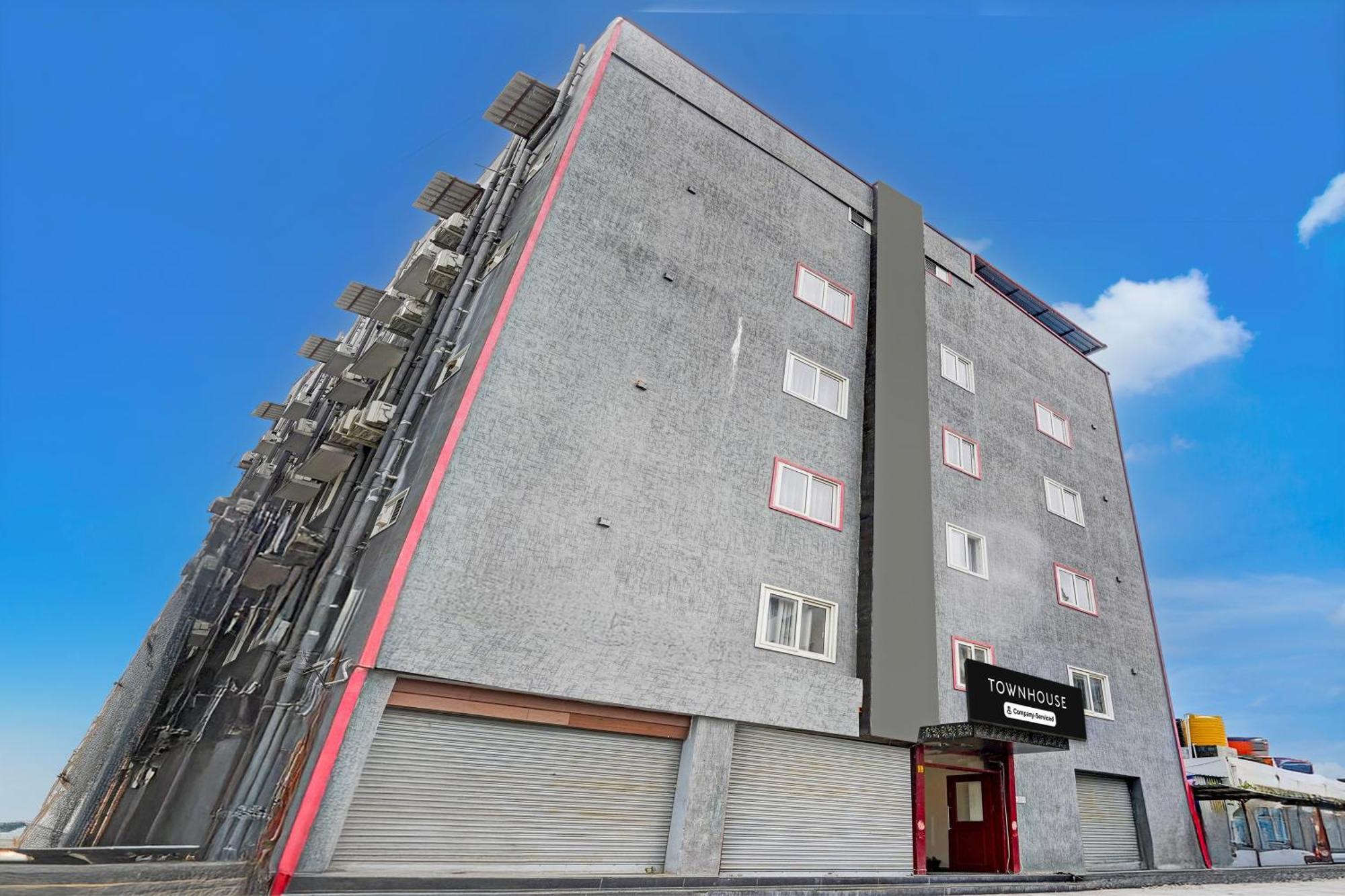 فندق Super Townhouse تيروباتي المظهر الخارجي الصورة