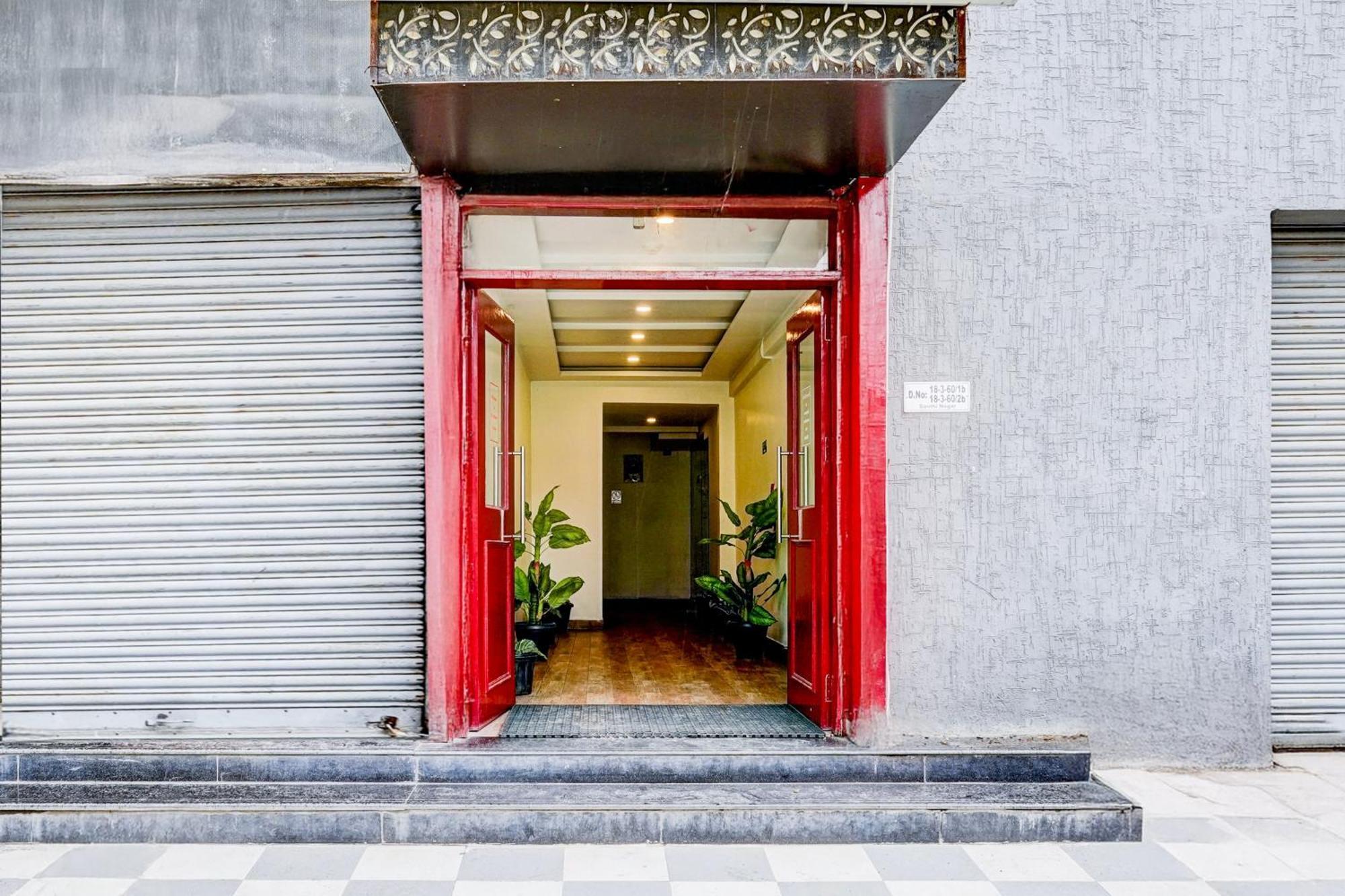 فندق Super Townhouse تيروباتي المظهر الخارجي الصورة